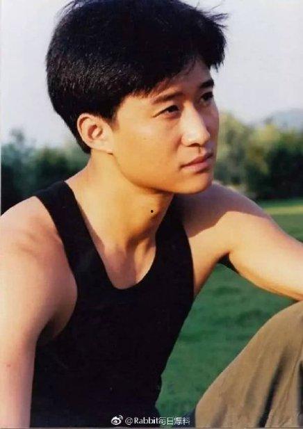 吴京八卦爆料视频大全集,揭秘娱乐圈不为人知的幕后故事  第1张